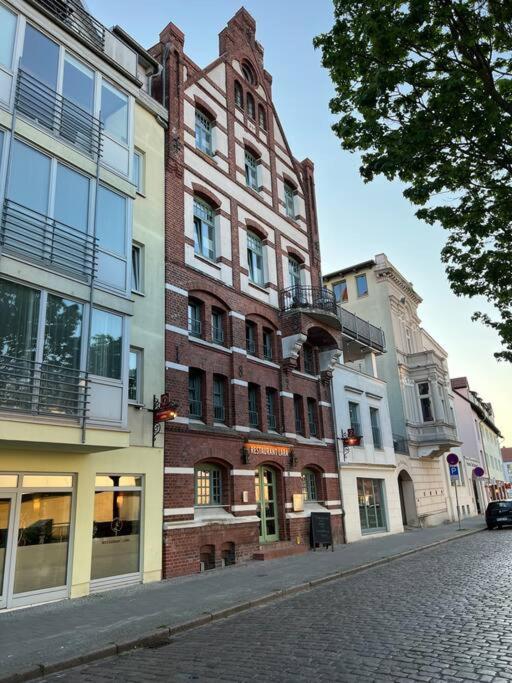 Traumwohnung Am Altstadt Hafen شترالسوند المظهر الخارجي الصورة